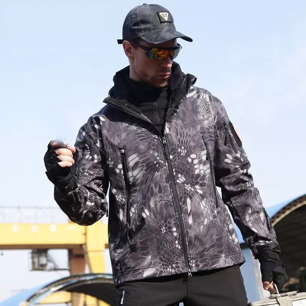 ⏰🔥 ¡OFERTA 50% OFF! 🧥🌧️ Chaqueta Softshell Impermeable para Hombre – Cortavientos, Forro Polar Cálido y Diseño Táctico para Exterior