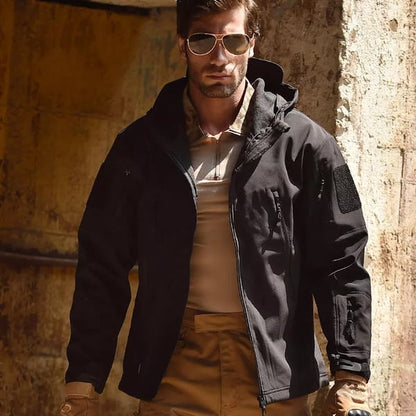 ⏰🔥 ¡OFERTA 50% OFF! 🧥🌧️ Chaqueta Softshell Impermeable para Hombre – Cortavientos, Forro Polar Cálido y Diseño Táctico para Exterior