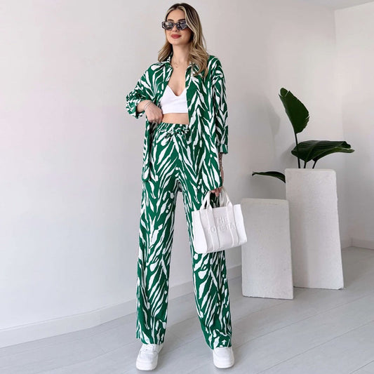 Conjunto elegante de camisa y pantalón con estampado de cebra para mujer