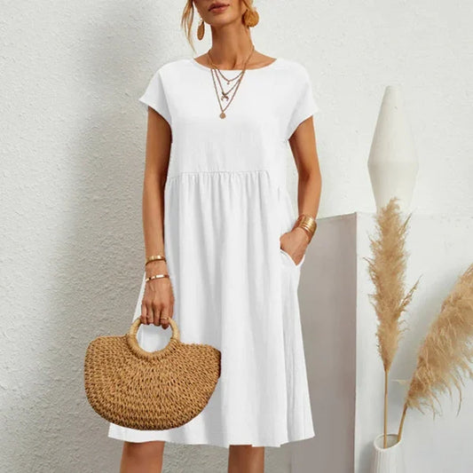 Vestido femenino de algodón con cuello redondo