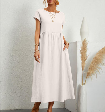 Vestido femenino de algodón con cuello redondo
