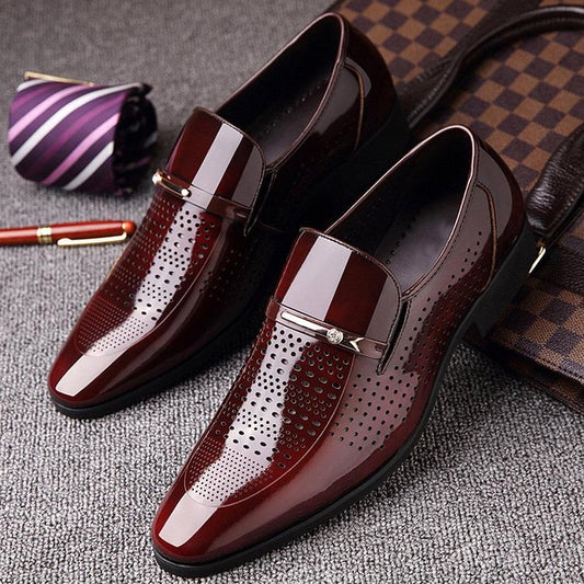 Zapatos de vestir formales informales transpirables con agujeros de cuero de microfibra para hombres