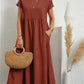Vestido femenino de algodón con cuello redondo